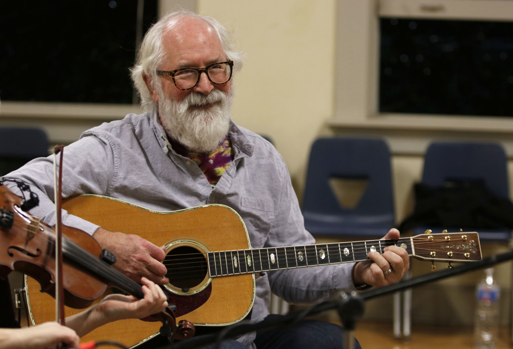 dancefolkguitar.jpg